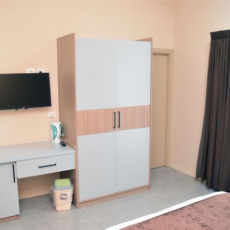 Bulabard Wailoaloa Hotel Nadi Bagian luar foto